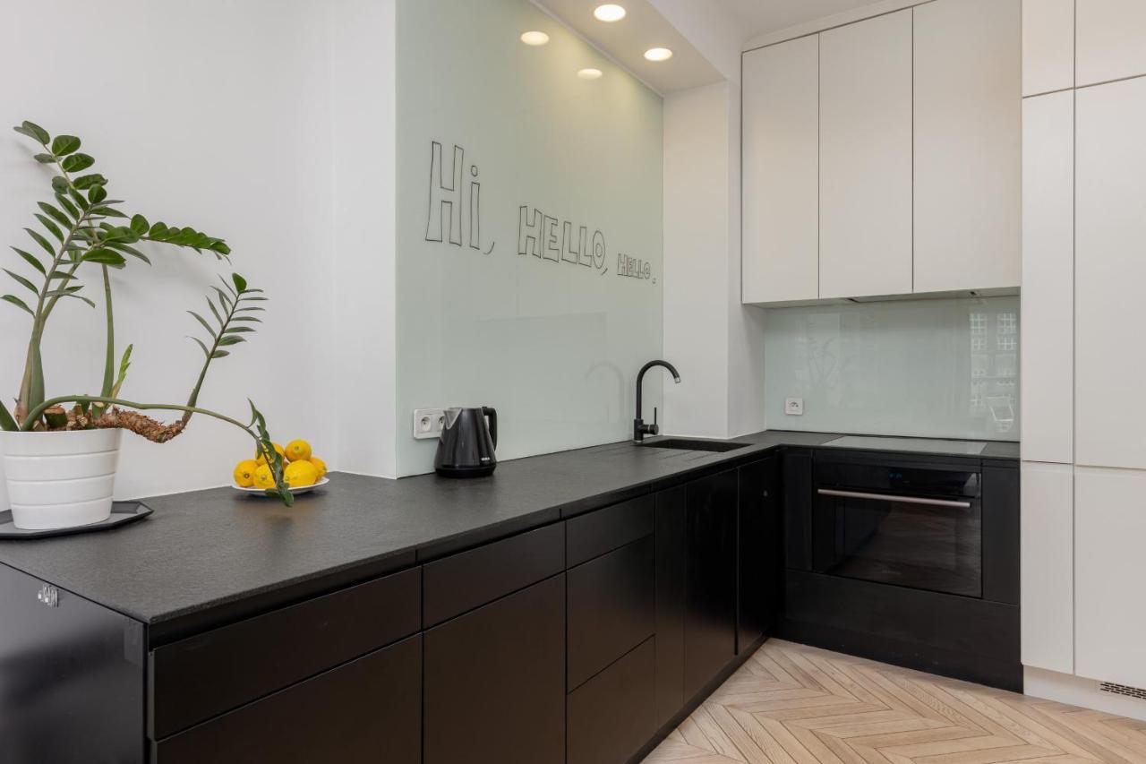 Trendy Apartment Marszalkowska With City View Near Ogrod Saski By Noclegi Renters Varsovie Extérieur photo